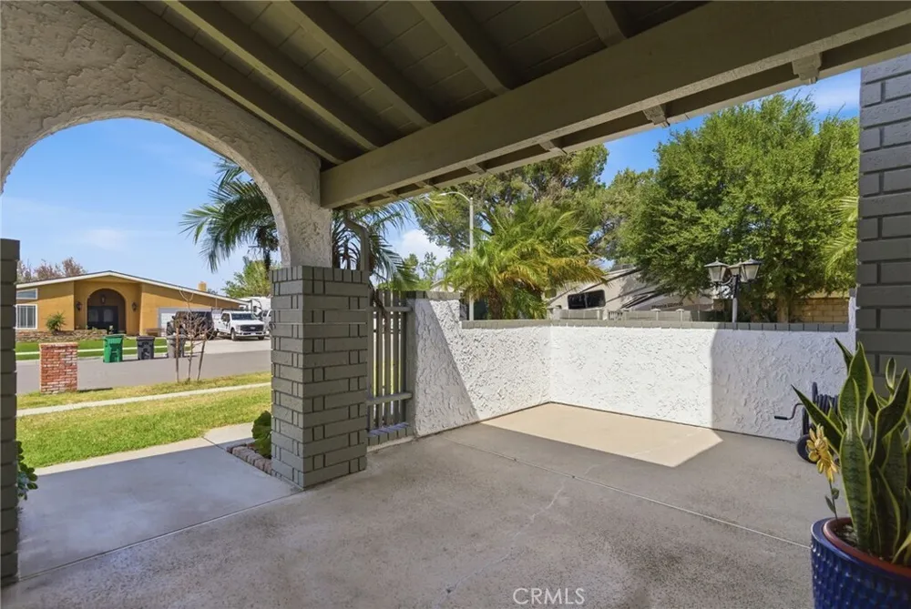 1019 Meadowview Ct, Corona, CA 92880