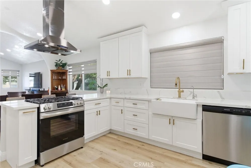 1019 Meadowview Ct, Corona, CA 92880