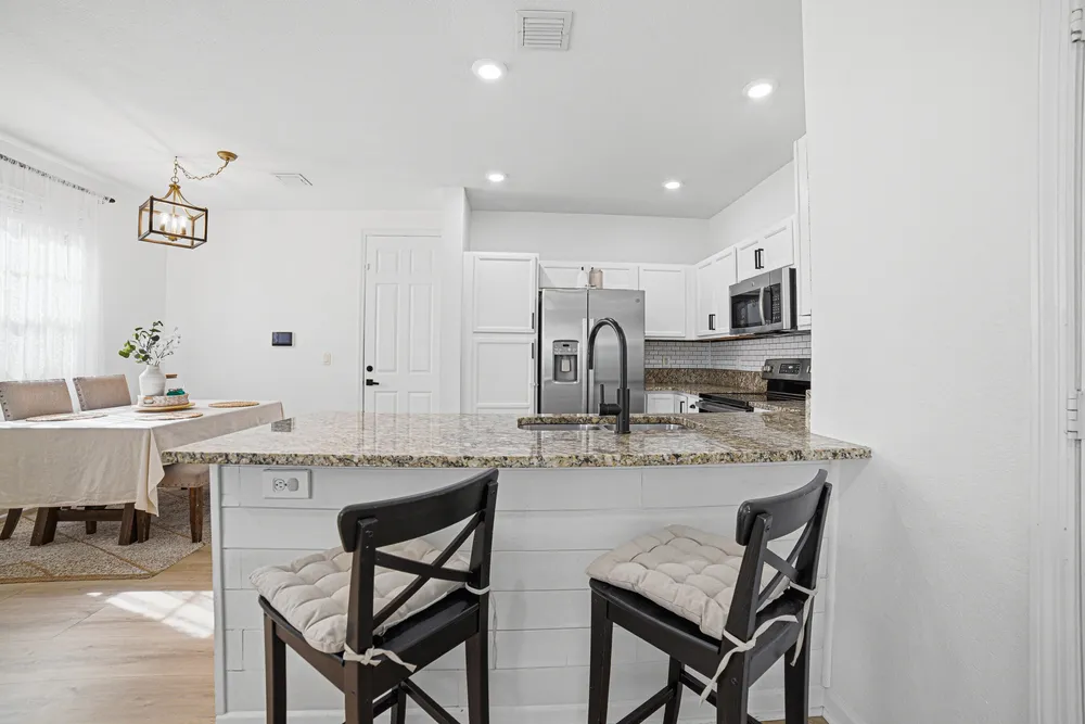 5931 NW 56th Pl, Tamarac, FL 33319