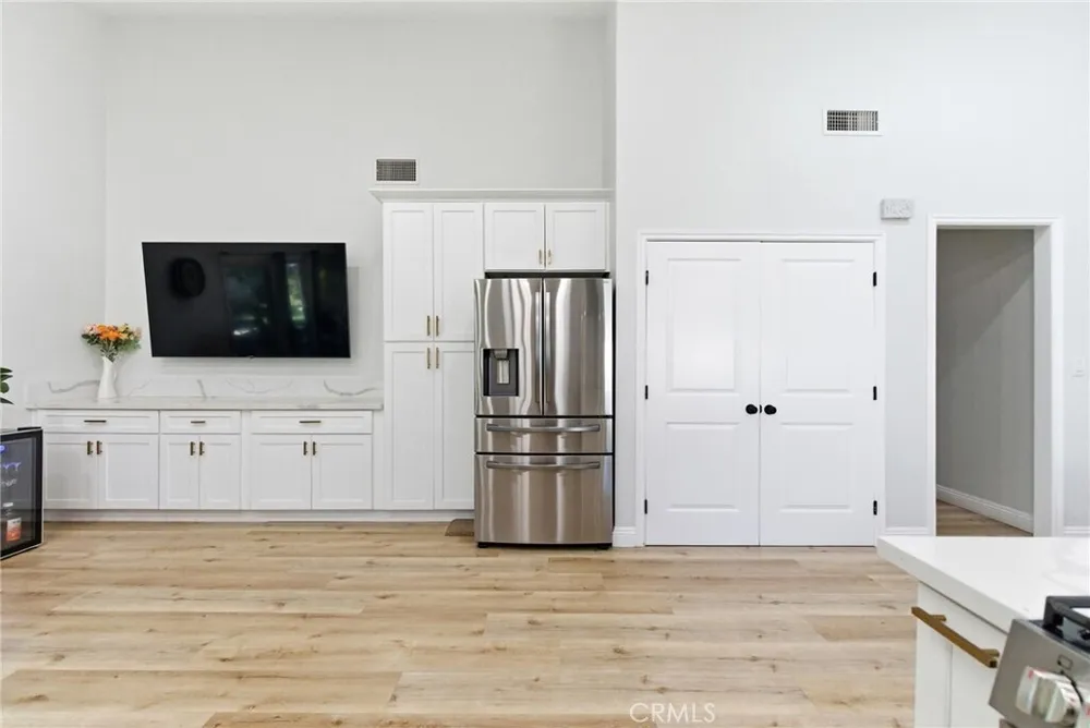 1019 Meadowview Ct, Corona, CA 92880