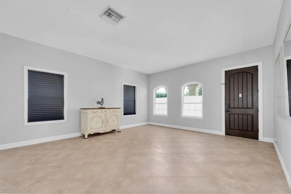 3003 W Leroy St, Tampa, FL 33607