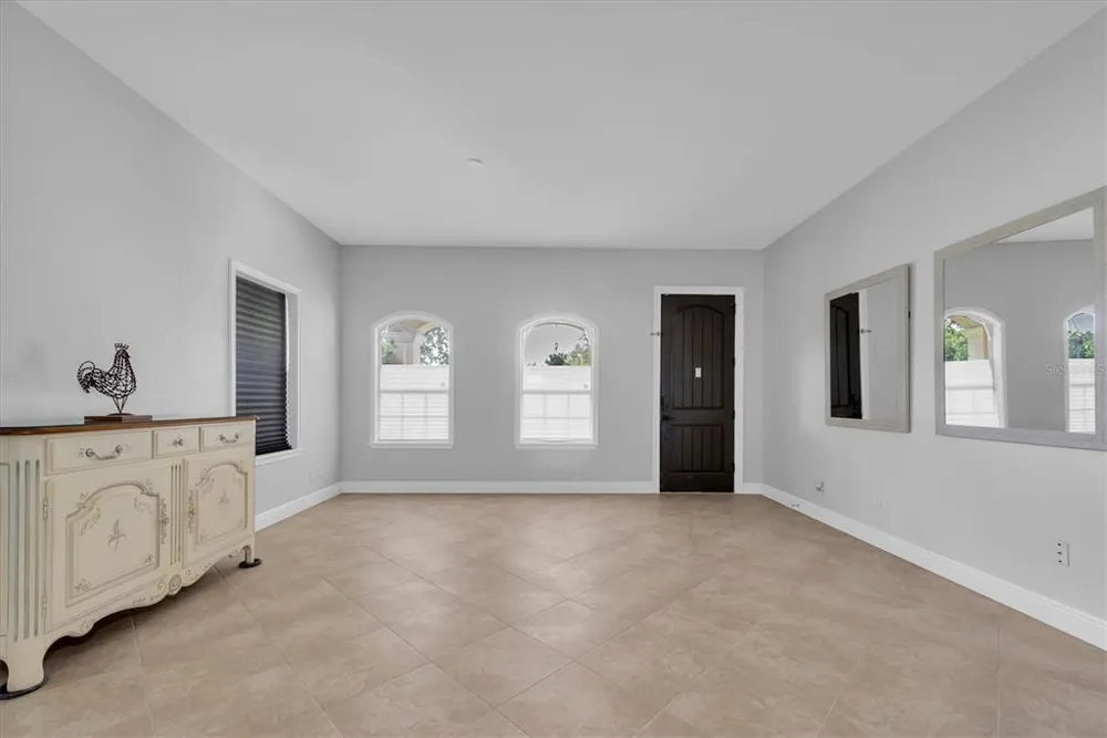 3003 W Leroy St, Tampa, FL 33607