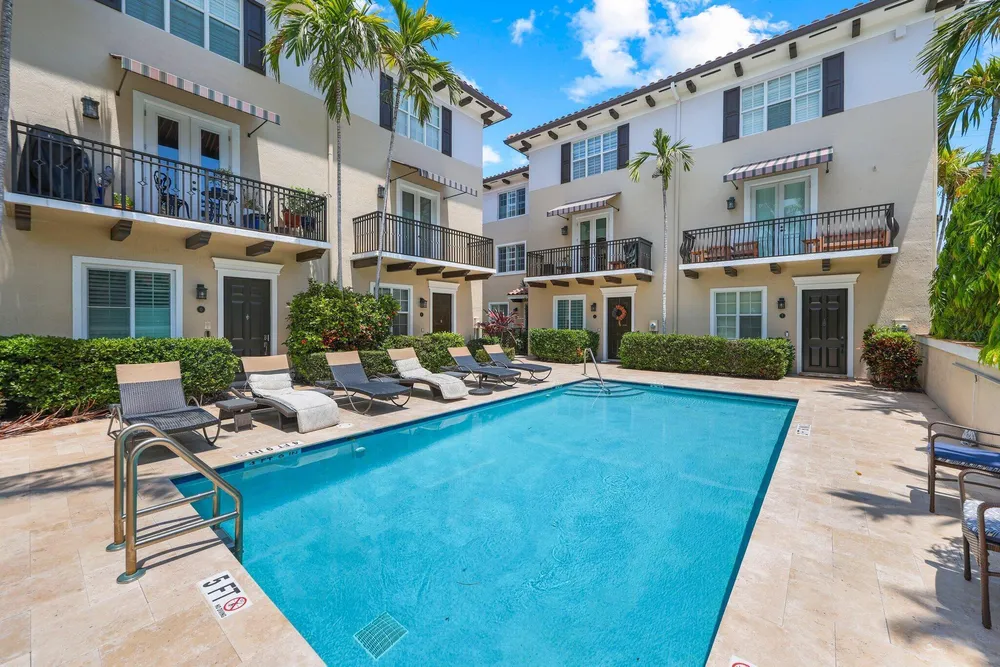 72 SE 6th Ave, Delray Beach, FL 33483