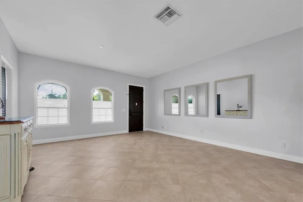3003 W Leroy St, Tampa, FL 33607
