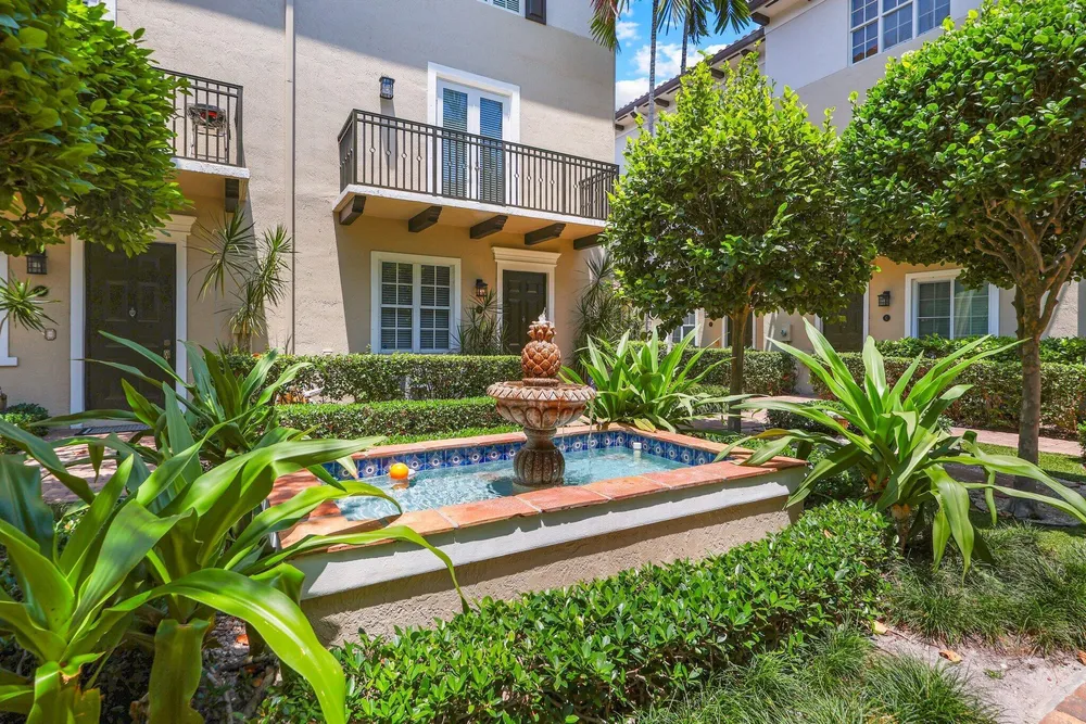 72 SE 6th Ave, Delray Beach, FL 33483