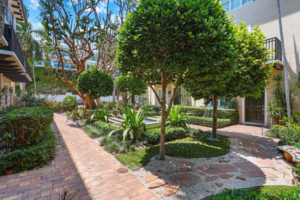 72 SE 6th Ave, Delray Beach, FL 33483