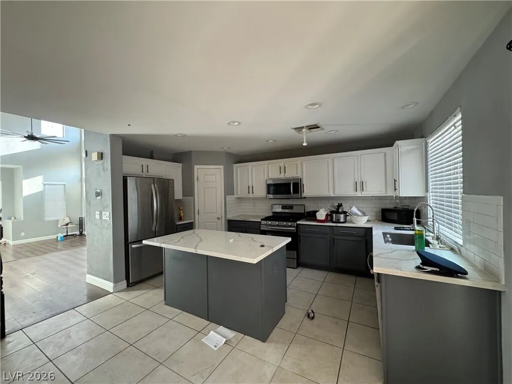 9712 Gentle Spirit Dr, Las Vegas, NV 89148