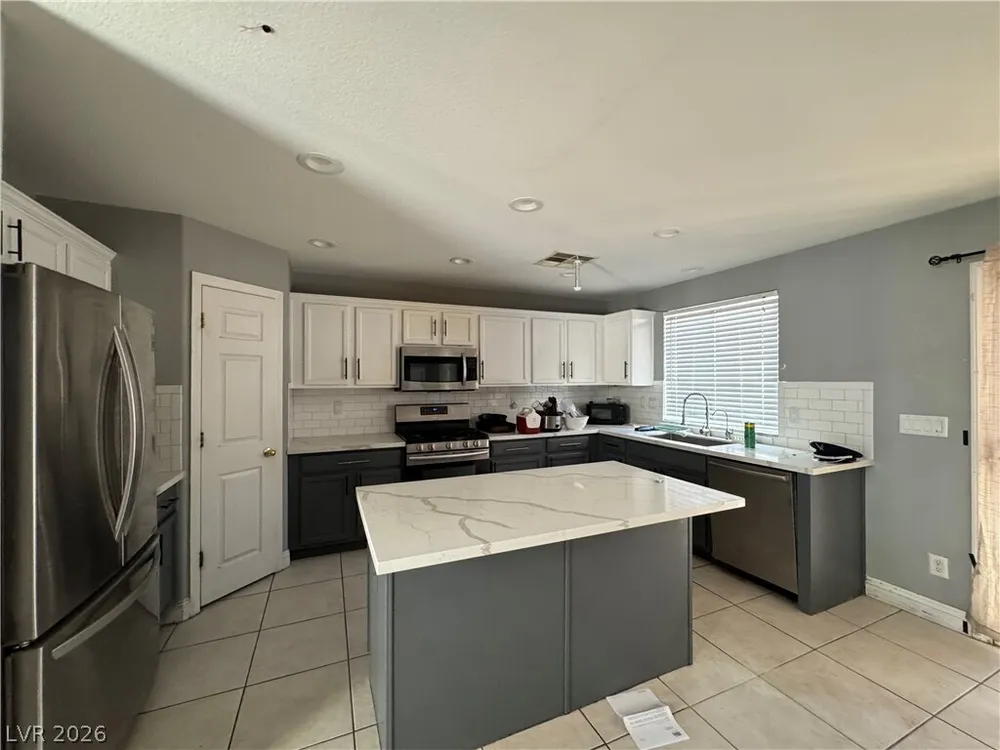 9712 Gentle Spirit Dr, Las Vegas, NV 89148