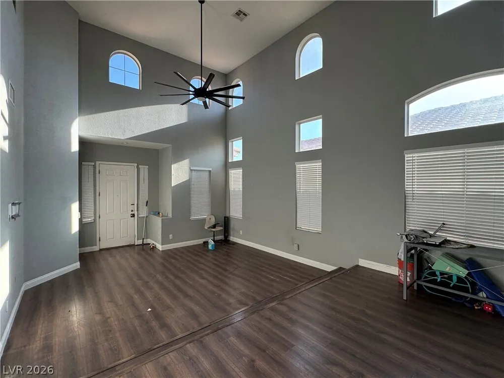 9712 Gentle Spirit Dr, Las Vegas, NV 89148