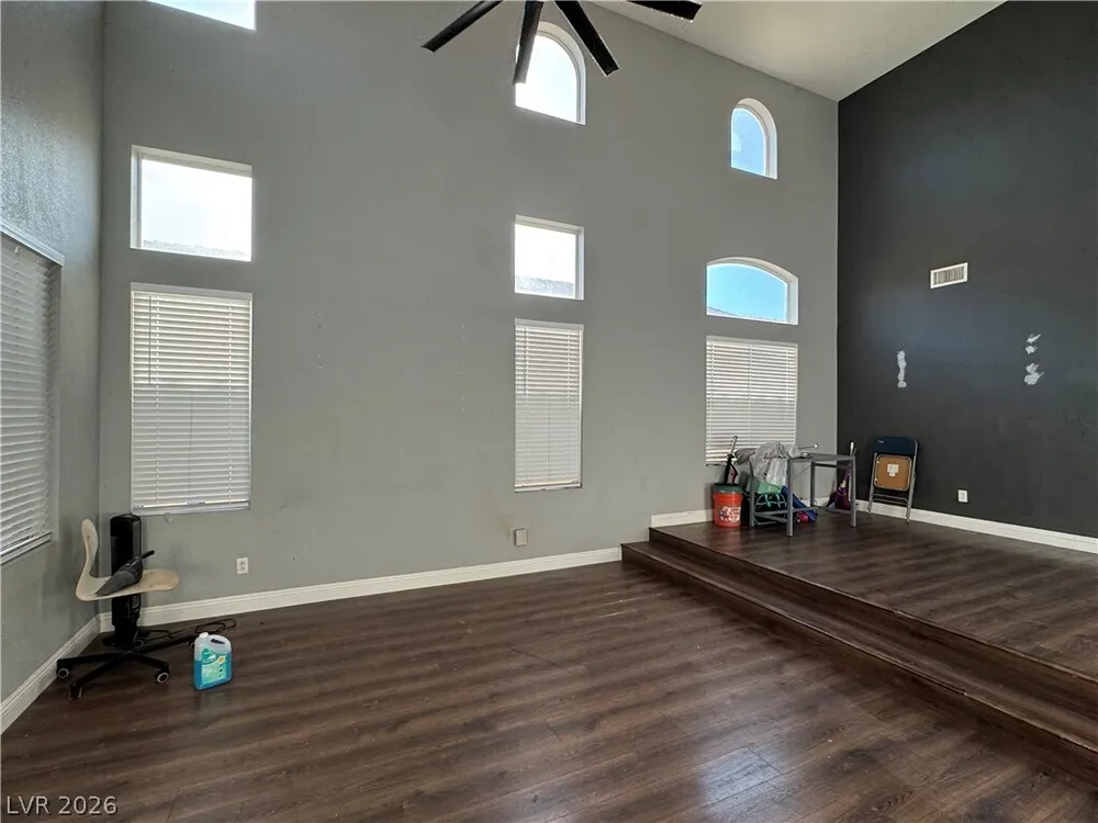 9712 Gentle Spirit Dr, Las Vegas, NV 89148