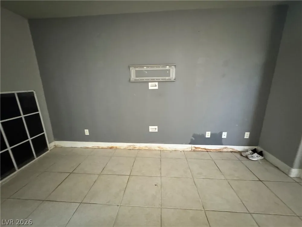 9712 Gentle Spirit Dr, Las Vegas, NV 89148