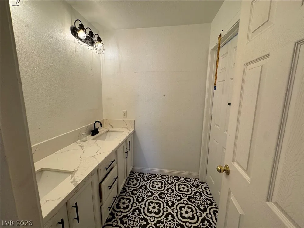 9712 Gentle Spirit Dr, Las Vegas, NV 89148