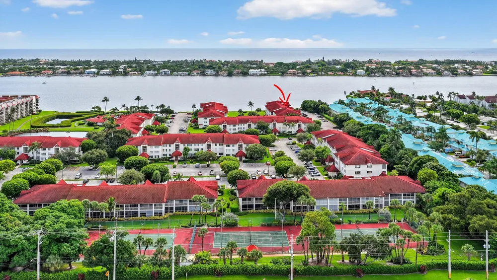 110 Half Moon Circle, Hypoluxo, FL 33462