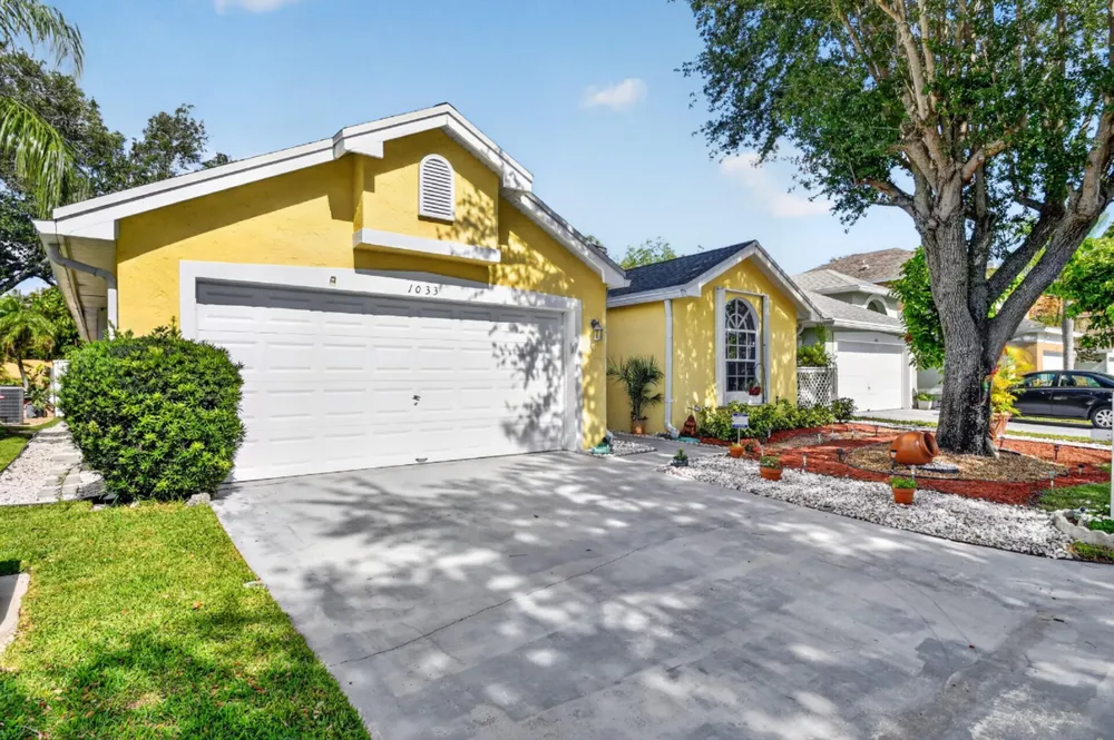 1033 Fairfax Circle W, Boynton Beach, FL 33436
