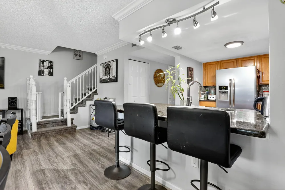 9050 NW 28th St, Coral Springs, FL 33065