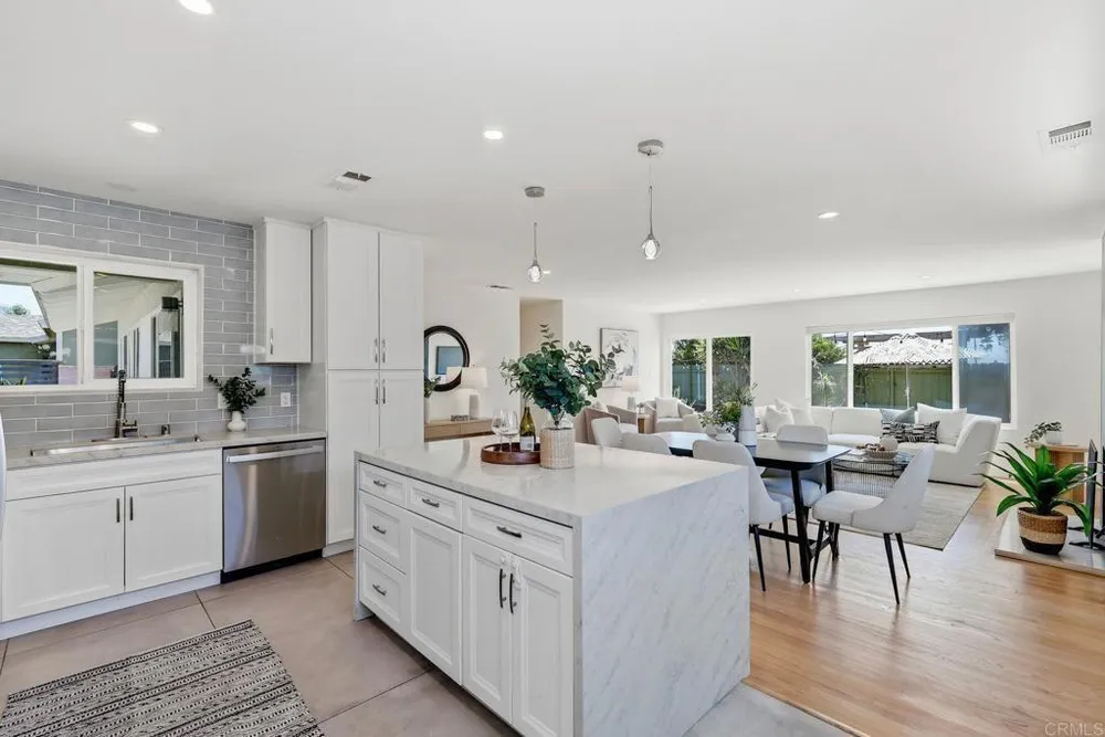 8135 Whelan Dr, San Diego, CA 92119