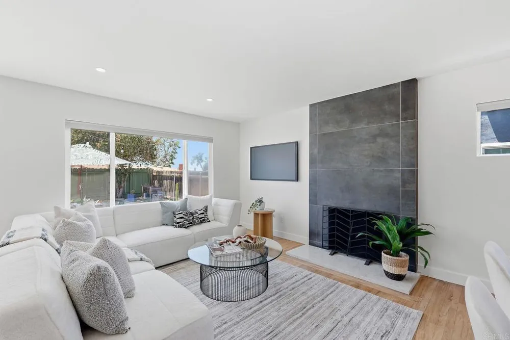8135 Whelan Dr, San Diego, CA 92119