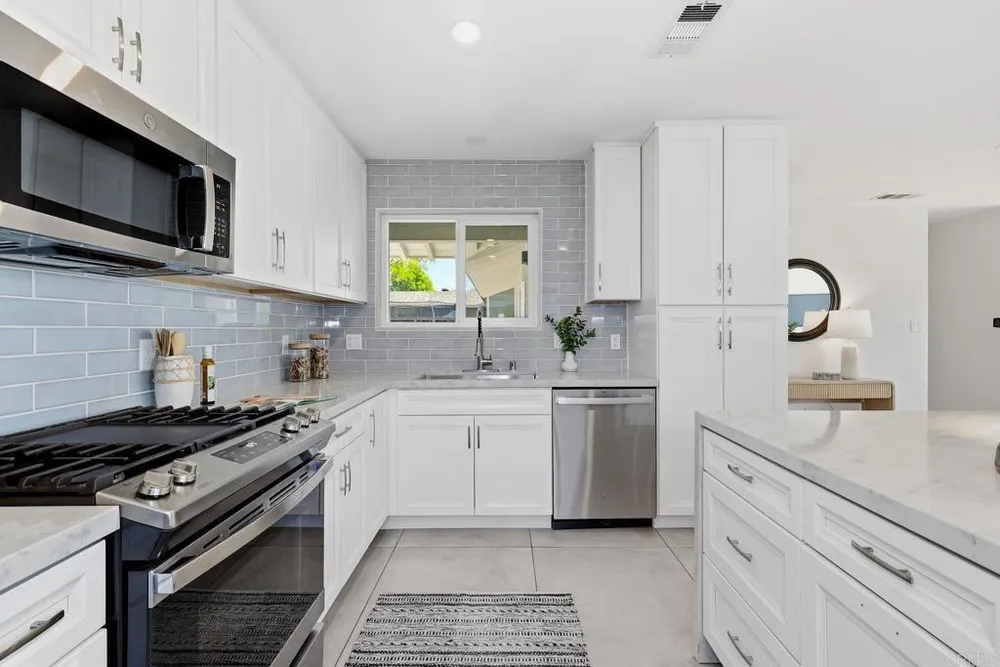 8135 Whelan Dr, San Diego, CA 92119