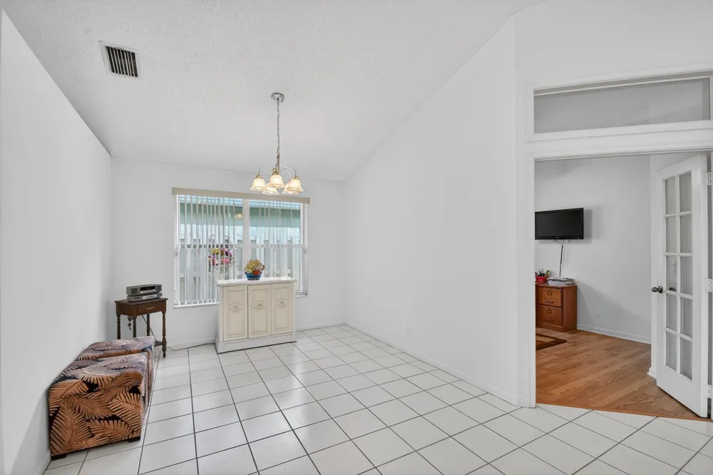 1033 Fairfax Circle W, Boynton Beach, FL 33436