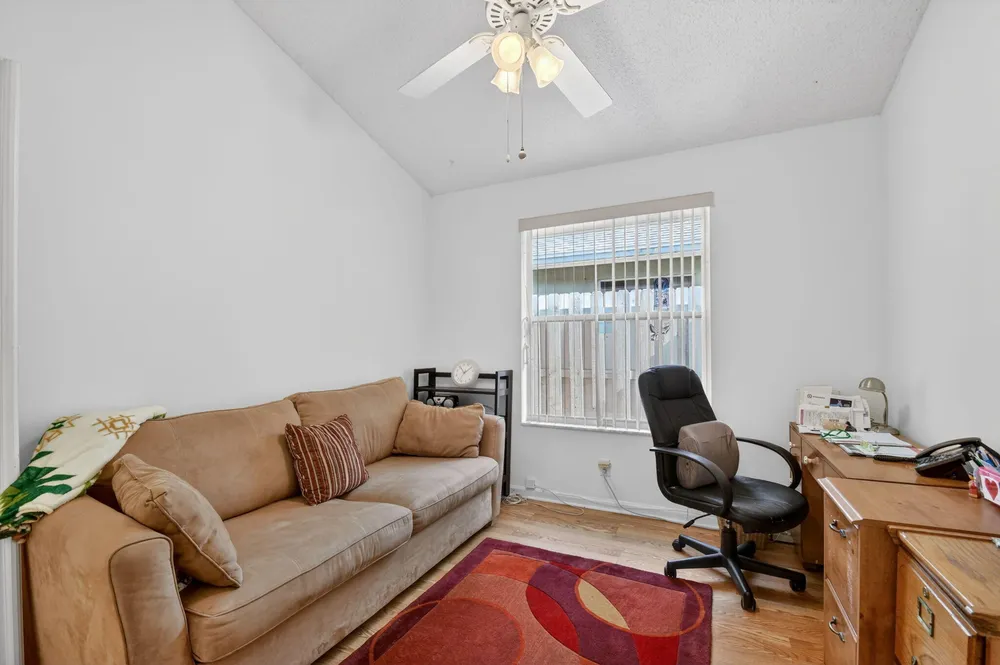 1033 Fairfax Circle W, Boynton Beach, FL 33436