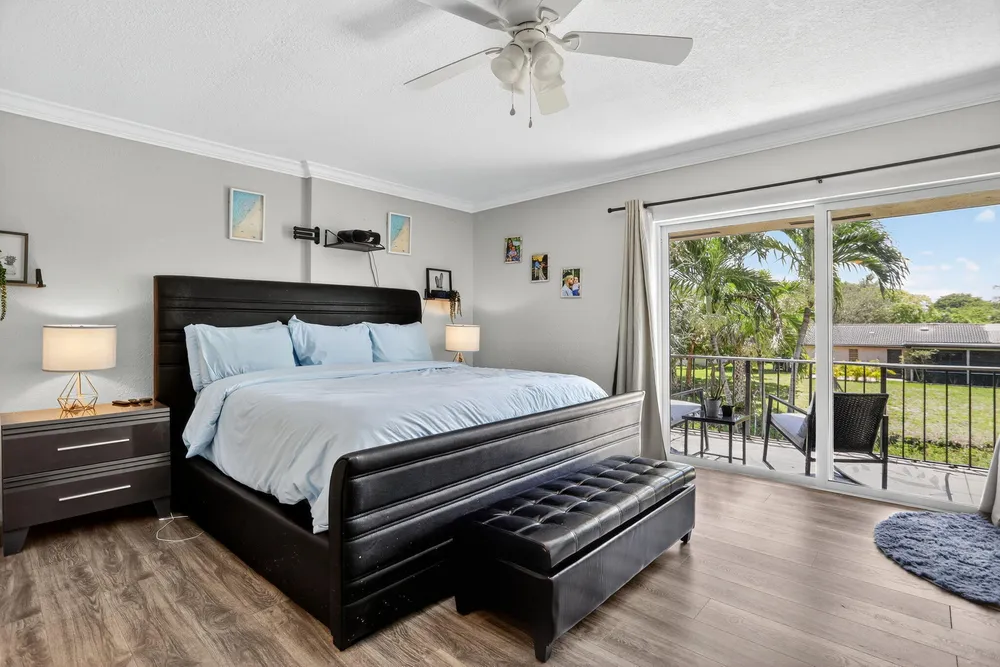 9050 NW 28th St, Coral Springs, FL 33065