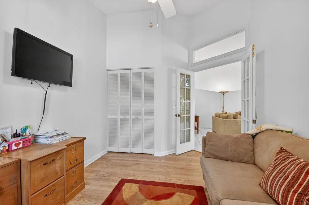1033 Fairfax Circle W, Boynton Beach, FL 33436