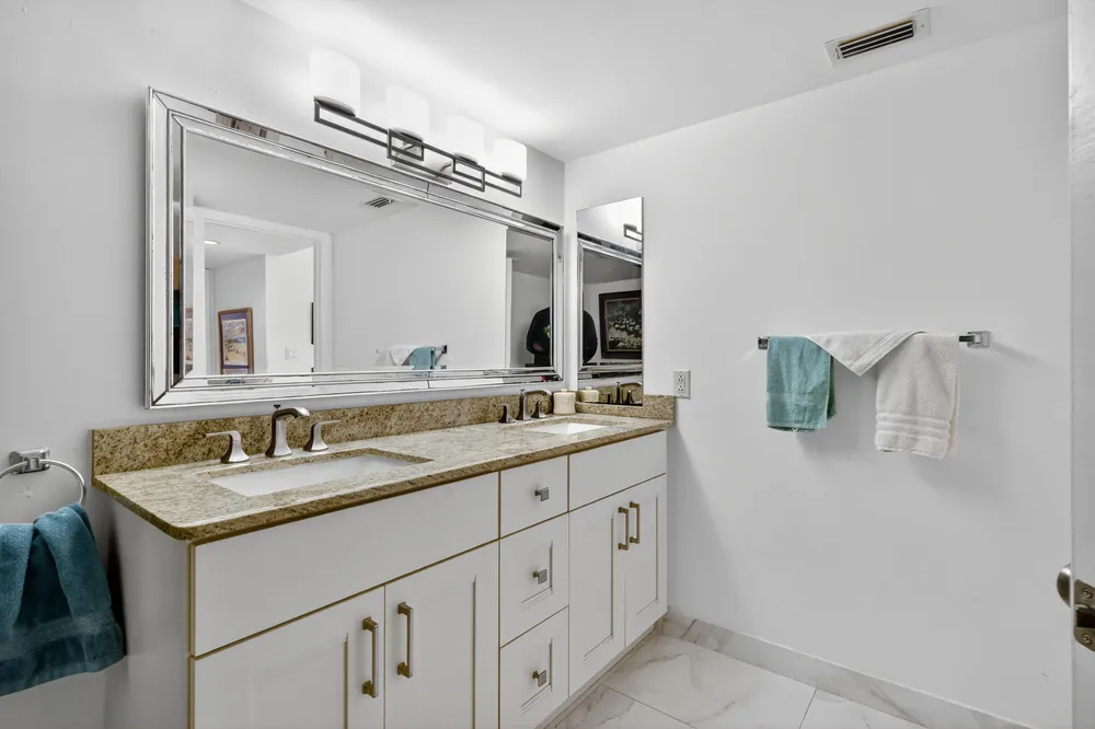 110 Half Moon Circle, Hypoluxo, FL 33462