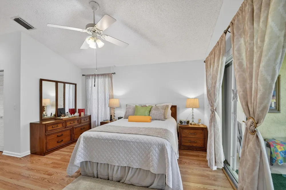 1033 Fairfax Circle W, Boynton Beach, FL 33436
