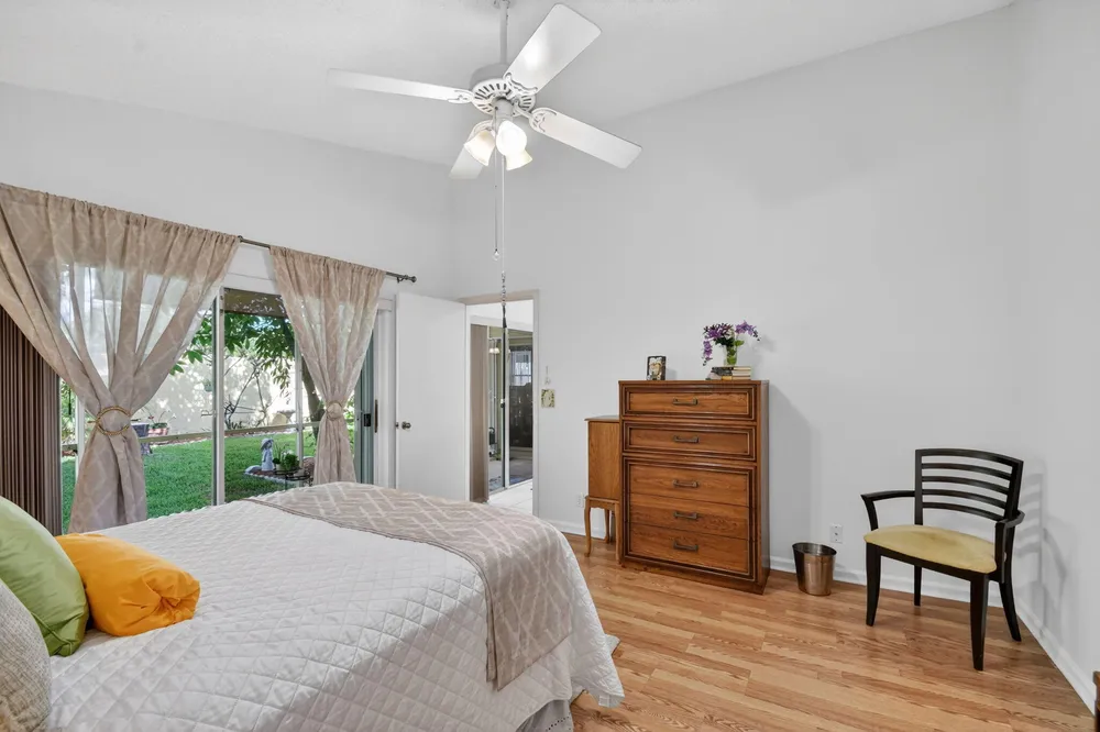 1033 Fairfax Circle W, Boynton Beach, FL 33436