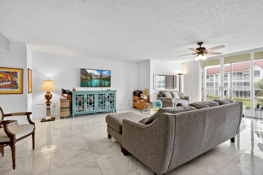 110 Half Moon Circle, Hypoluxo, FL 33462