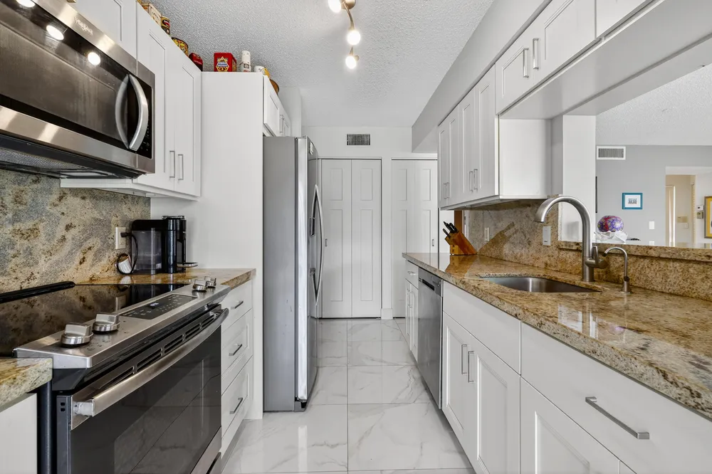 110 Half Moon Circle, Hypoluxo, FL 33462