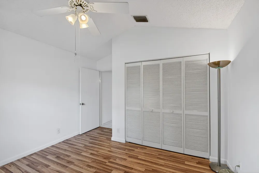 1033 Fairfax Circle W, Boynton Beach, FL 33436