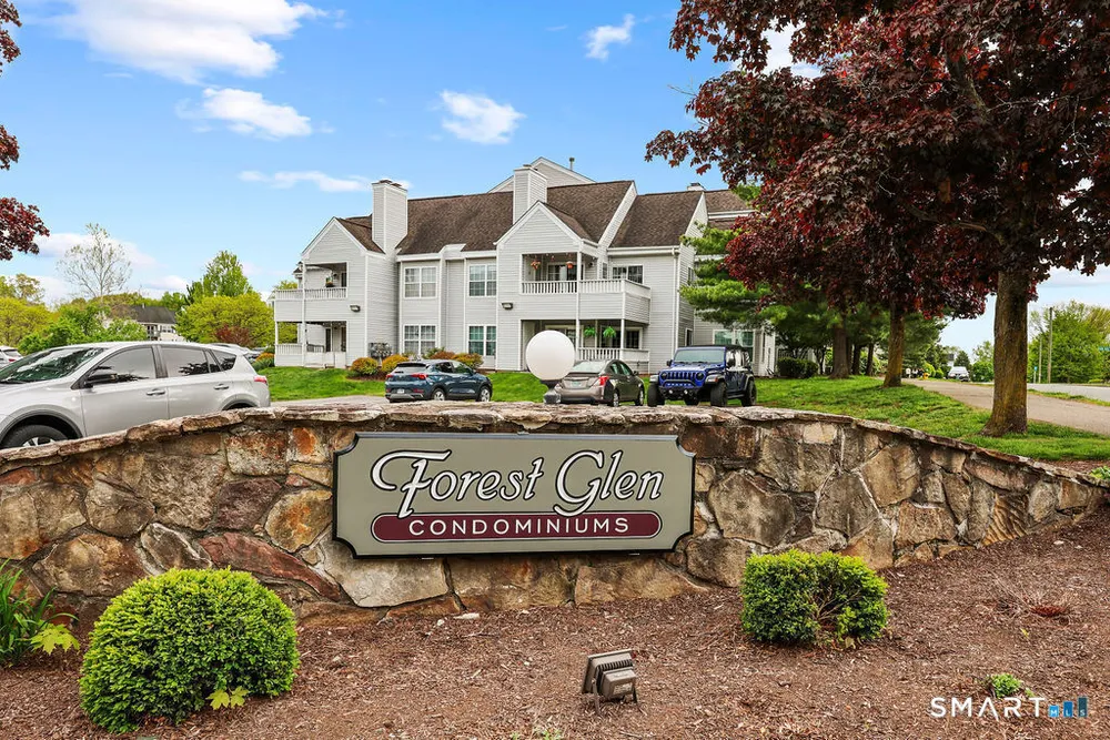 1-9 Forest Glen Circle, Middletown, CT 06457