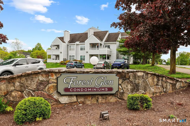 1-9 Forest Glen Circle, Middletown, CT 06457