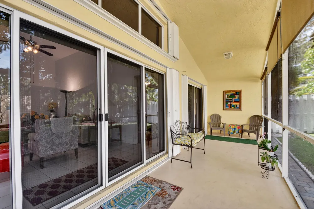 1033 Fairfax Circle W, Boynton Beach, FL 33436