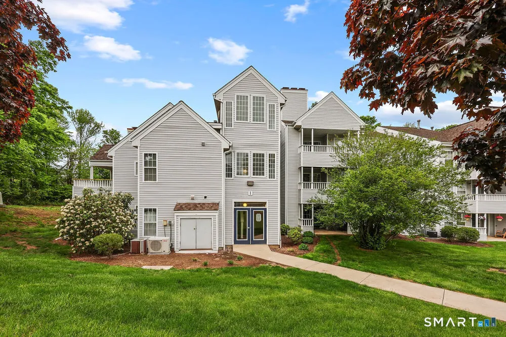 1-9 Forest Glen Circle, Middletown, CT 06457