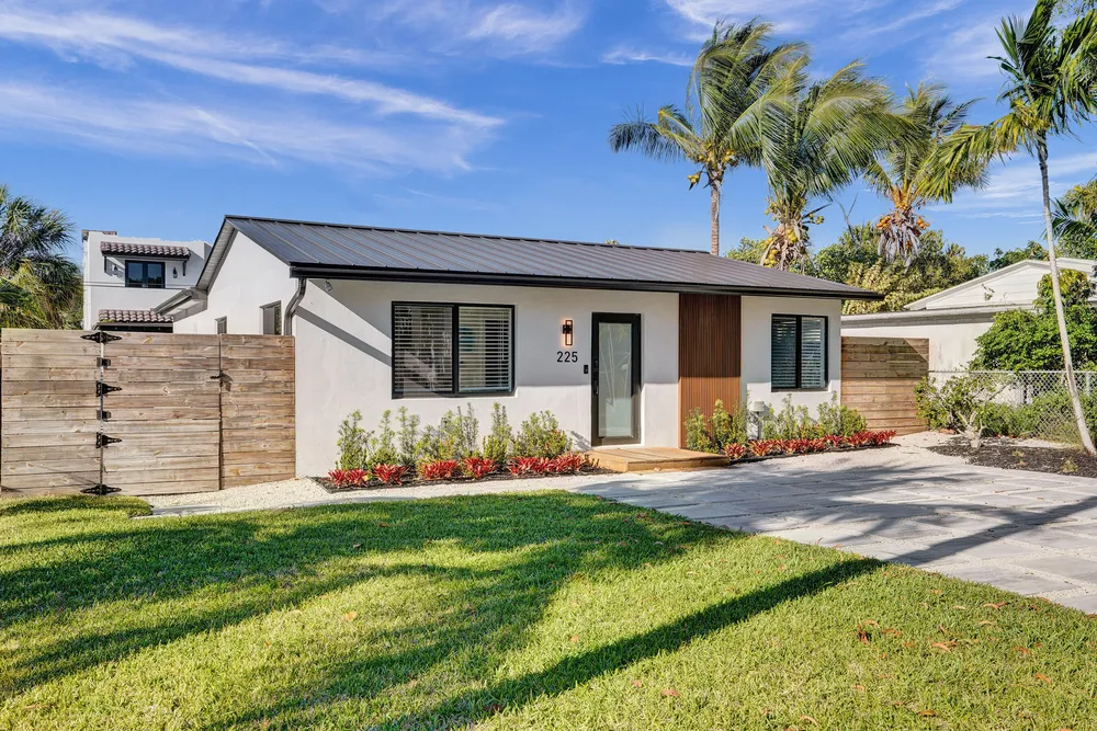 225 NE 10th St, Delray Beach, FL 33444
