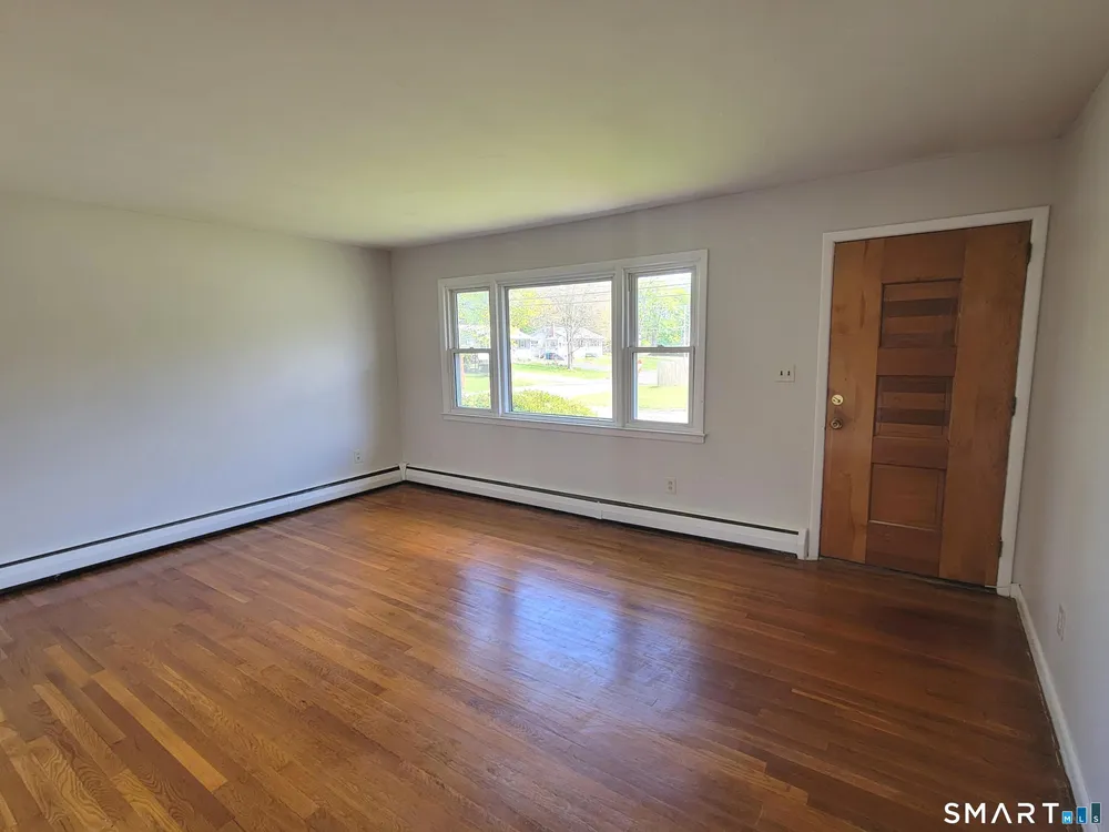 7 Devens St, New Britain, CT 06051