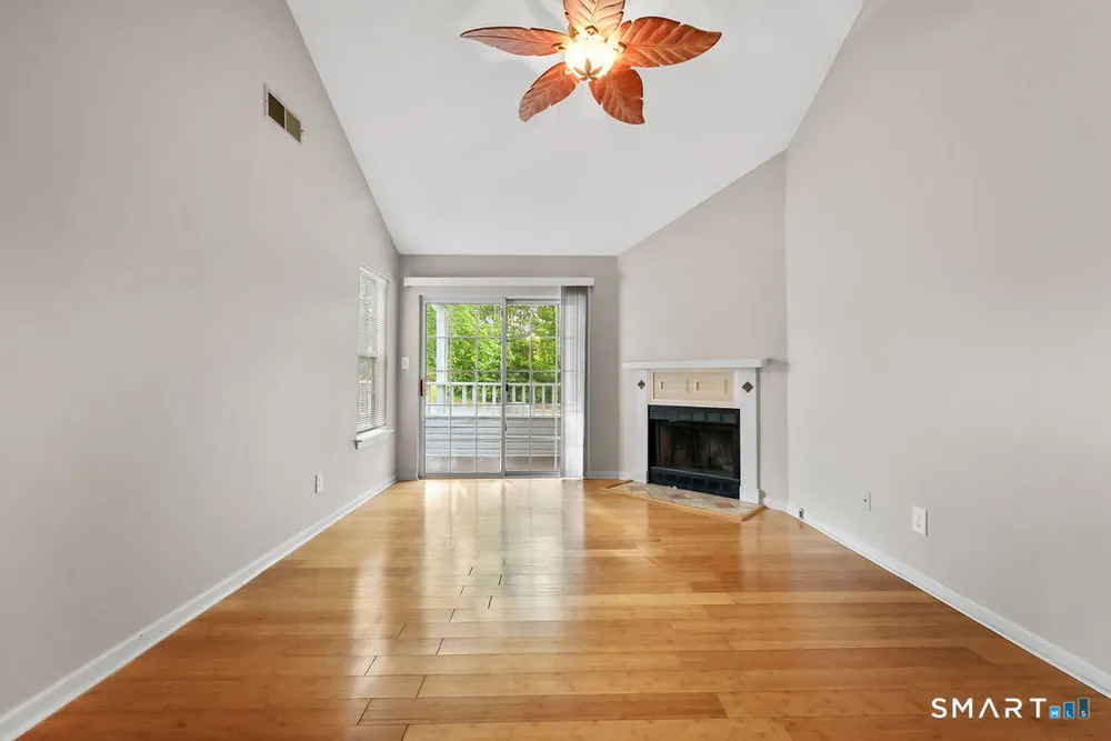 1-9 Forest Glen Circle, Middletown, CT 06457