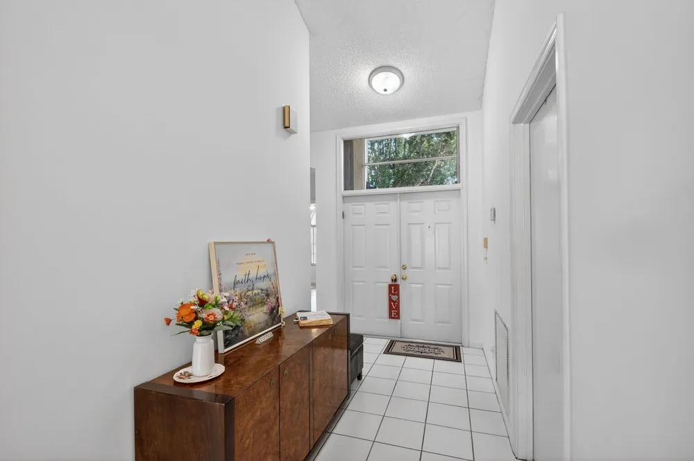 1033 Fairfax Circle W, Boynton Beach, FL 33436