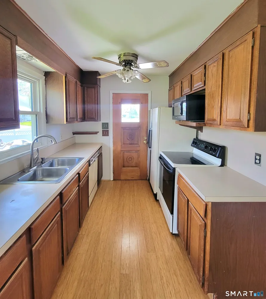 7 Devens St, New Britain, CT 06051