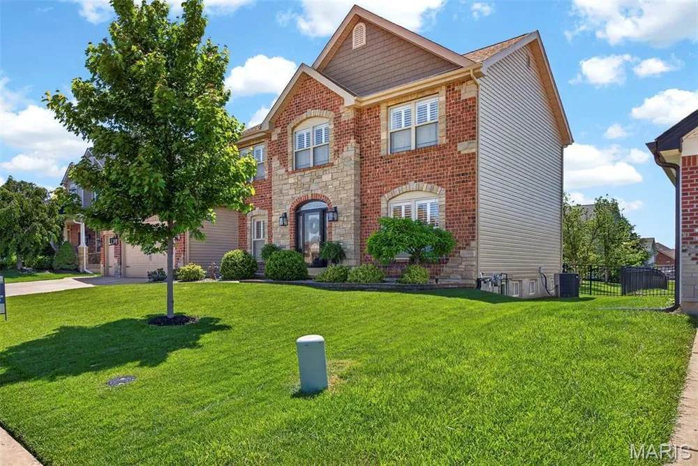 124 Central Park Ave, Wentzville, MO 63385