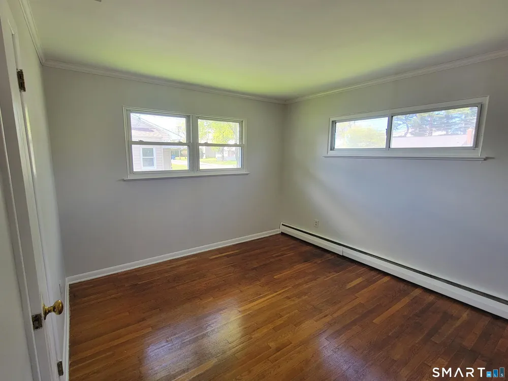 7 Devens St, New Britain, CT 06051