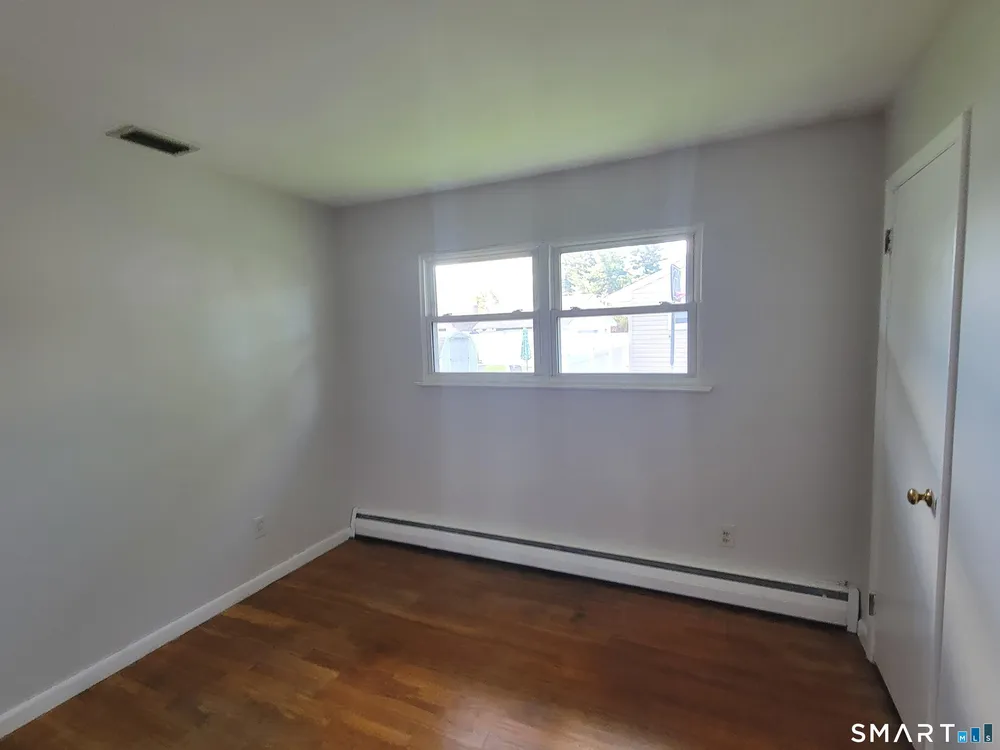 7 Devens St, New Britain, CT 06051
