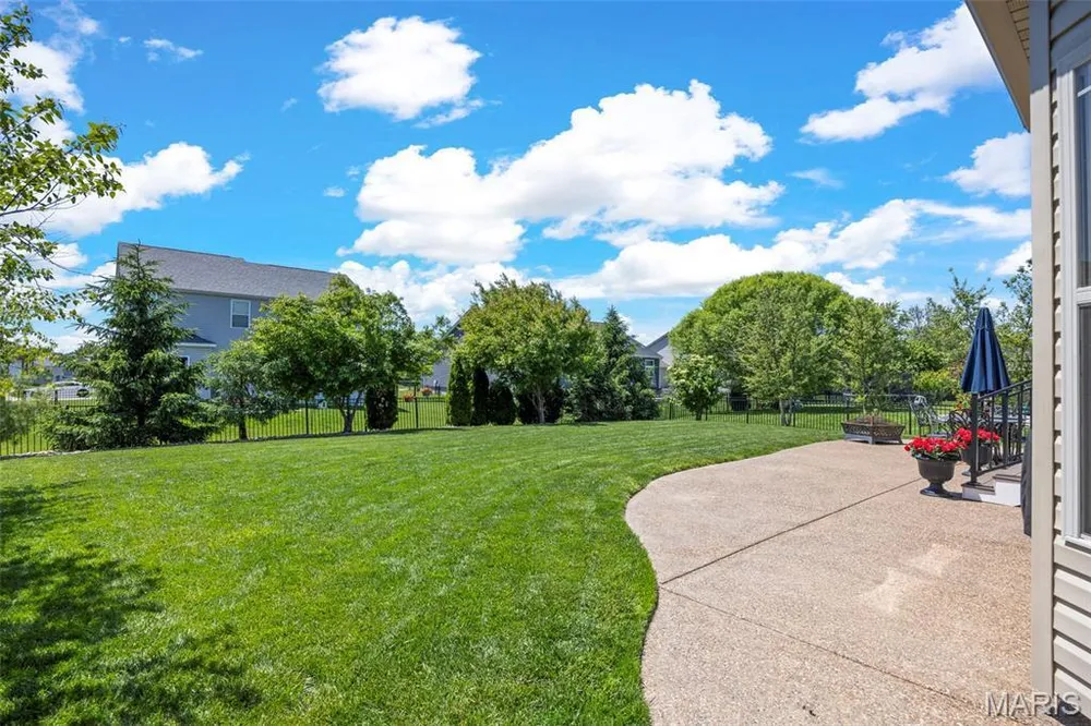 124 Central Park Ave, Wentzville, MO 63385
