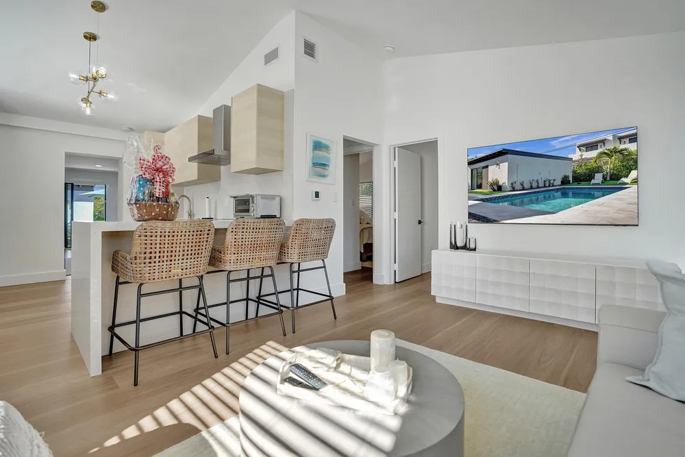 225 NE 10th St, Delray Beach, FL 33444
