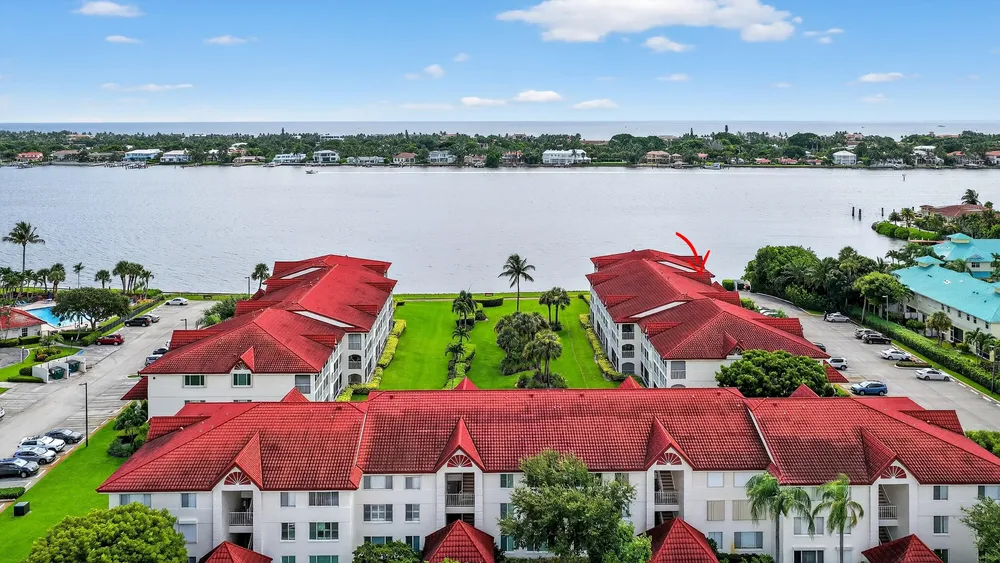 110 Half Moon Circle, Hypoluxo, FL 33462