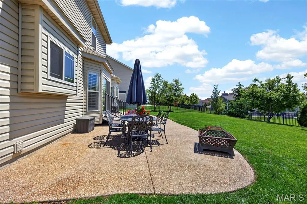 124 Central Park Ave, Wentzville, MO 63385