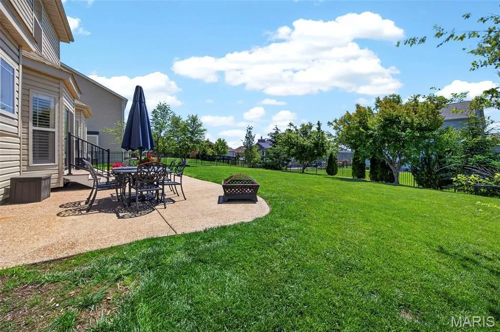 124 Central Park Ave, Wentzville, MO 63385