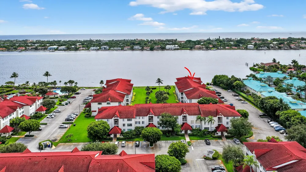 110 Half Moon Circle, Hypoluxo, FL 33462